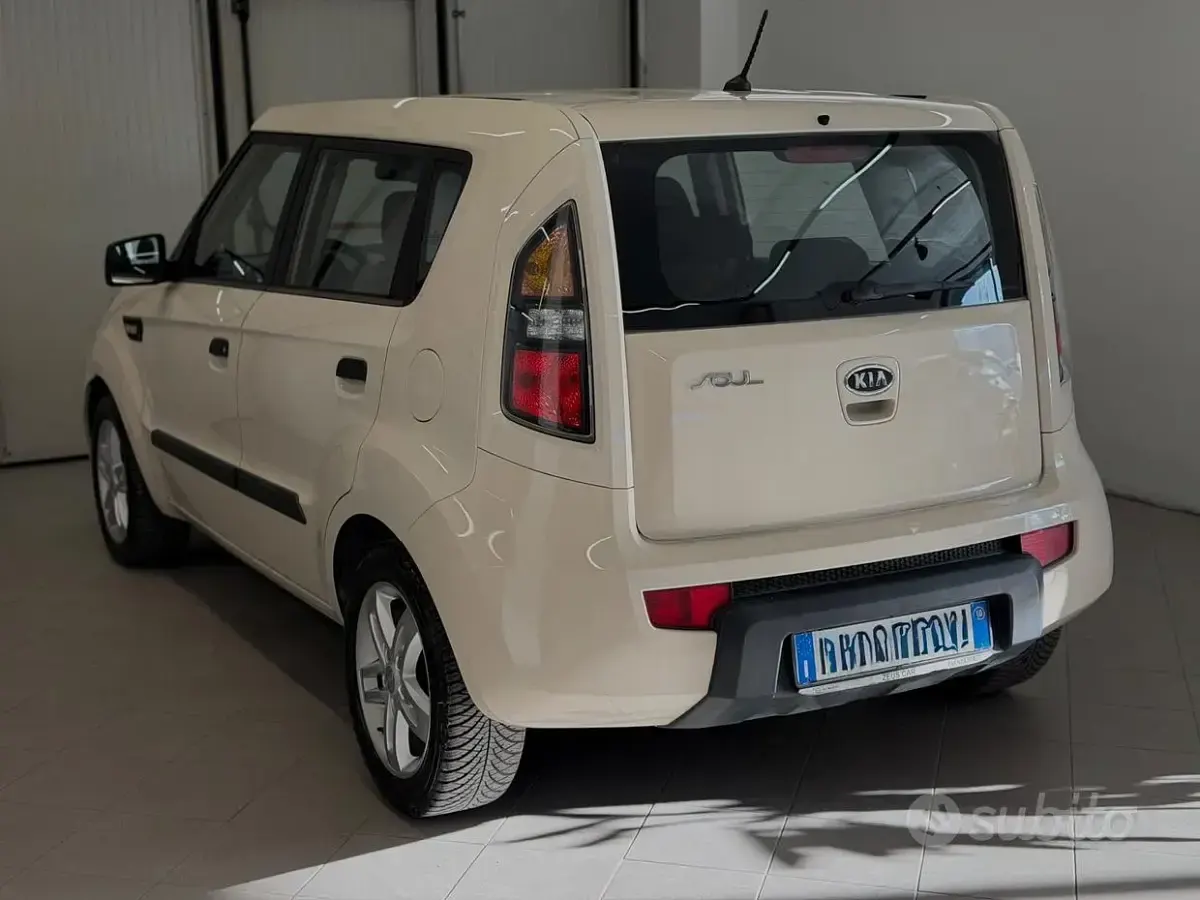 Usata Kia Soul 126 CV (92 kW) 2010 Giallo SUV