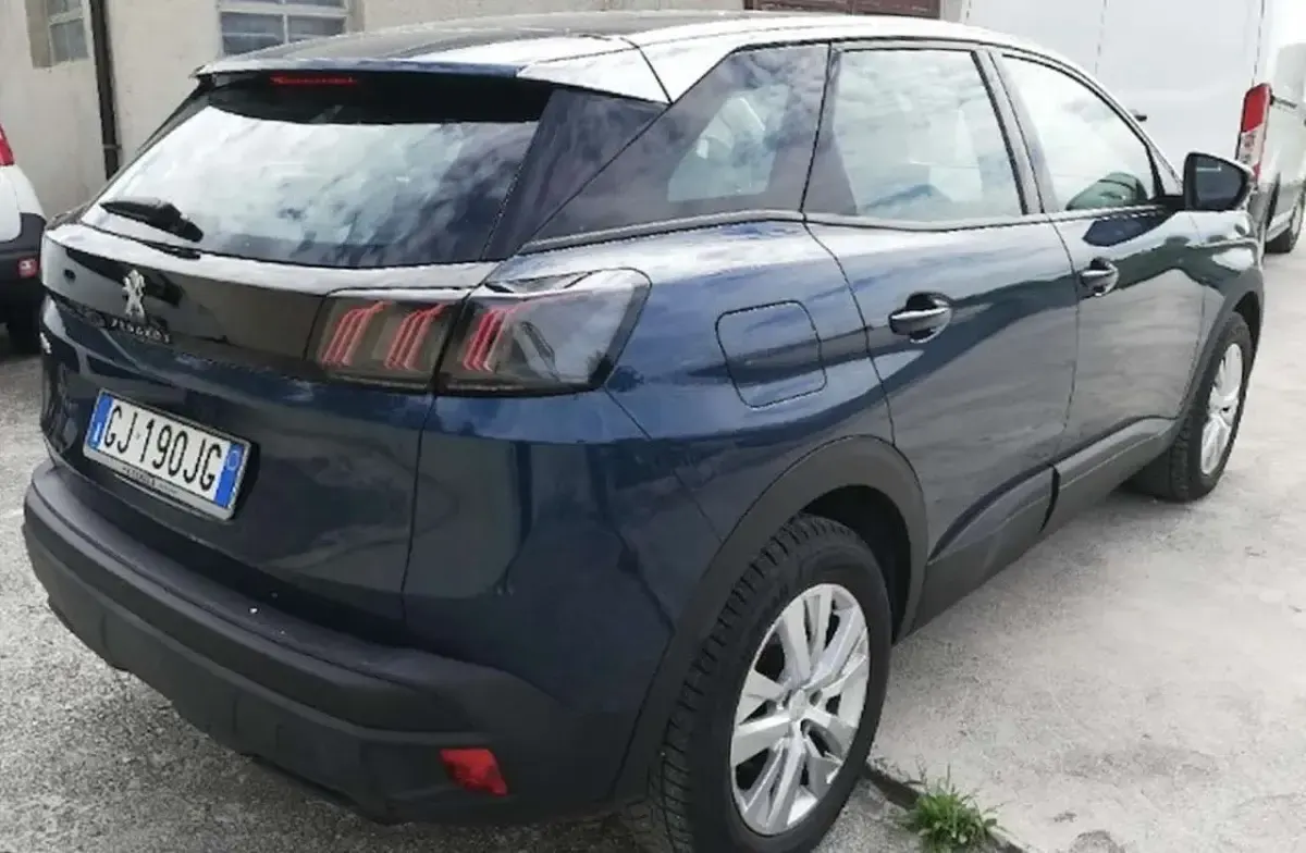 Usata Peugeot 3008 Active 131 CV (96 kW) 2022 Blu/azzurro SUV