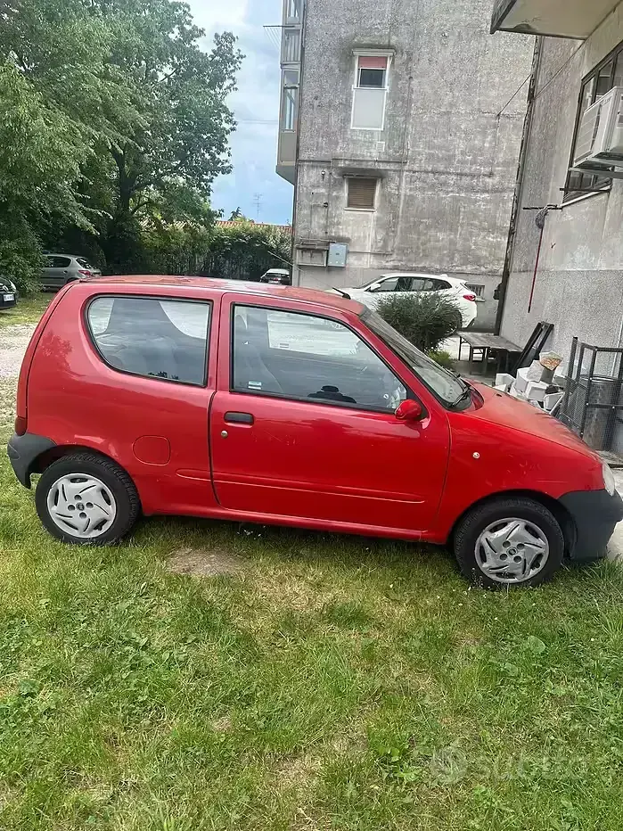 Usata Fiat 600 54 CV (39 kW) 2007 Rosso Utilitaria