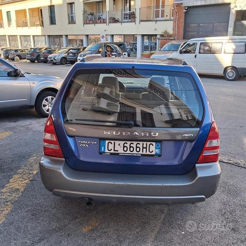 Usata Subaru Forester 125 CV (91 kW) 2004 Blu SUV