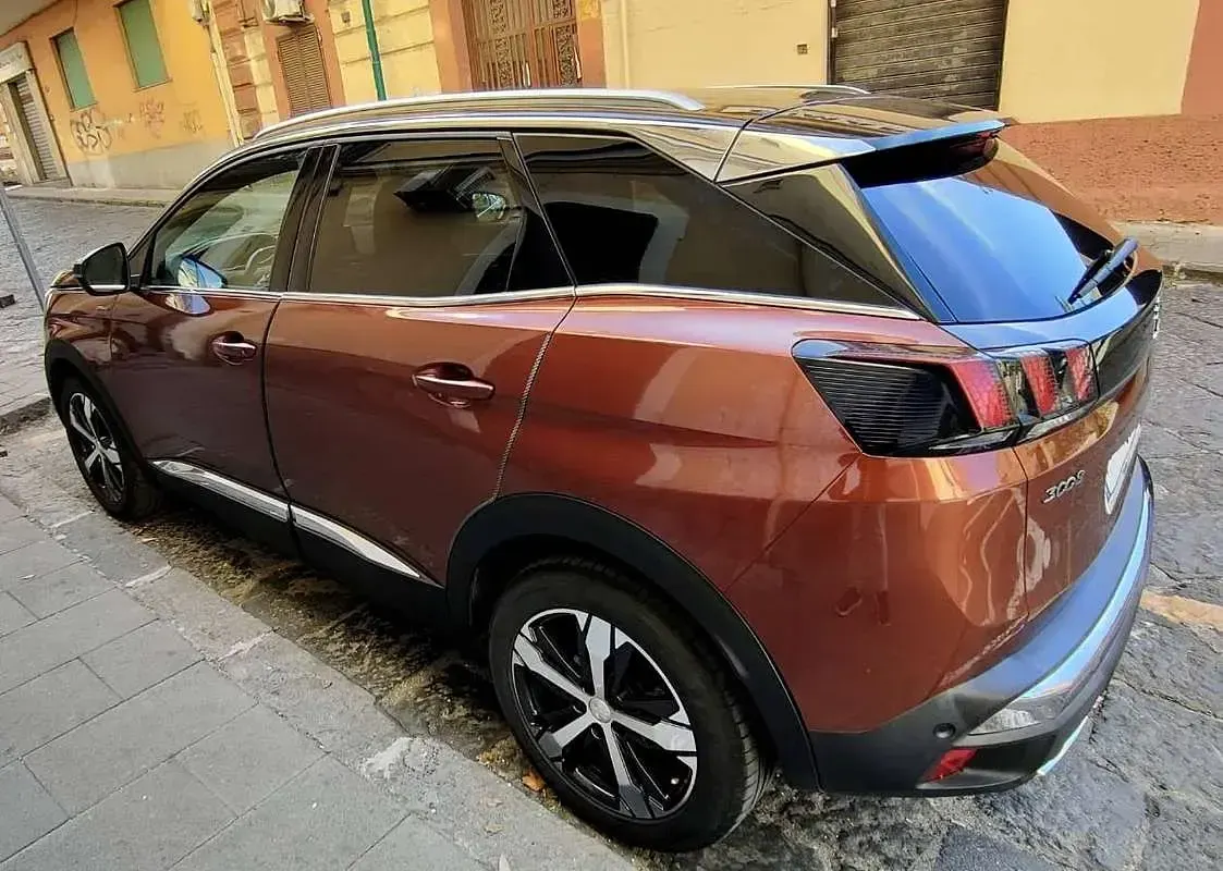 Usata Peugeot 3008 GT-line 120 CV (88 kW) 2017 Bronzo SUV