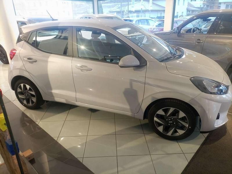 Nuova Hyundai i10 61 CV (44 kW) 2025 Grigio Utilitaria
