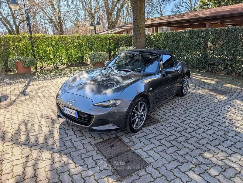Usata Mazda MX5 Exclusive-Line 184 CV (135 kW) 2023 Machine grey metallic Cabrio