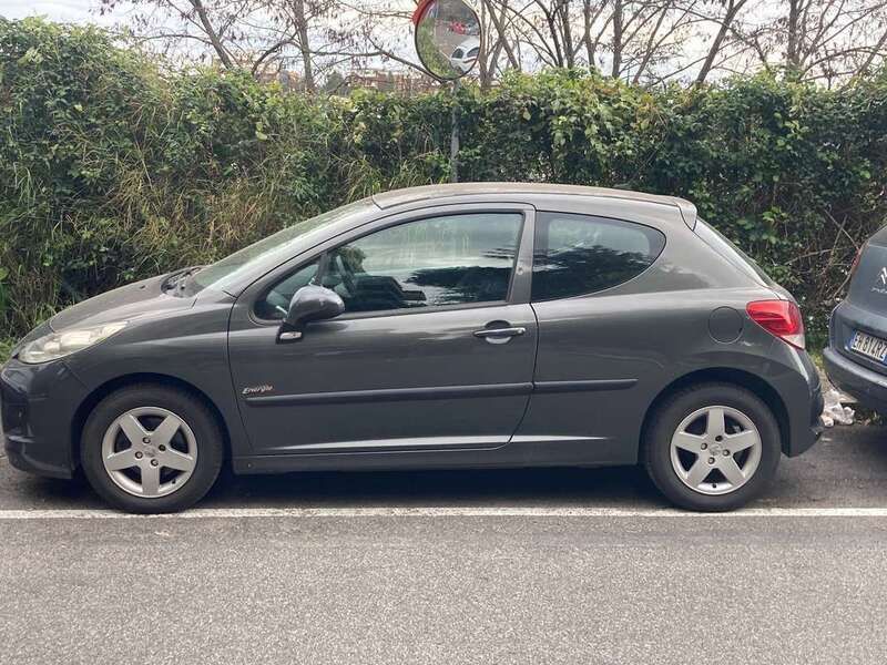 Grigio Usata 2009 Peugeot 207 Sport Tre volumi | 2200 € (Super prezzo) - Immagine 1/4