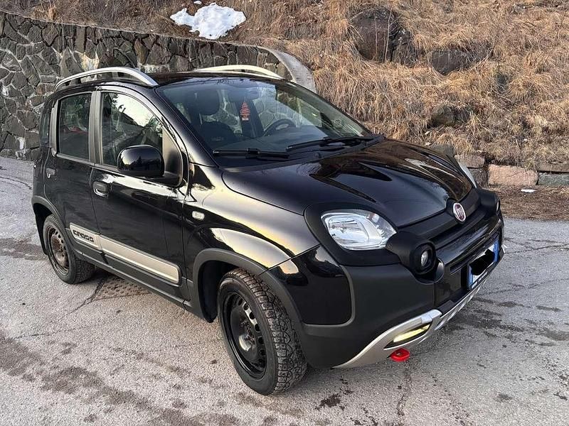 Usata Fiat Panda Cross Cross 95 CV (69 kW) 2016 Nero Utilitaria