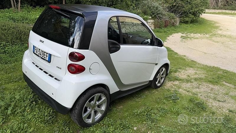 Bianco Usata 2013 Smart ForTwo Coupé Pure Coupé | 6100 € (Buon prezzo) - Immagine 1/3