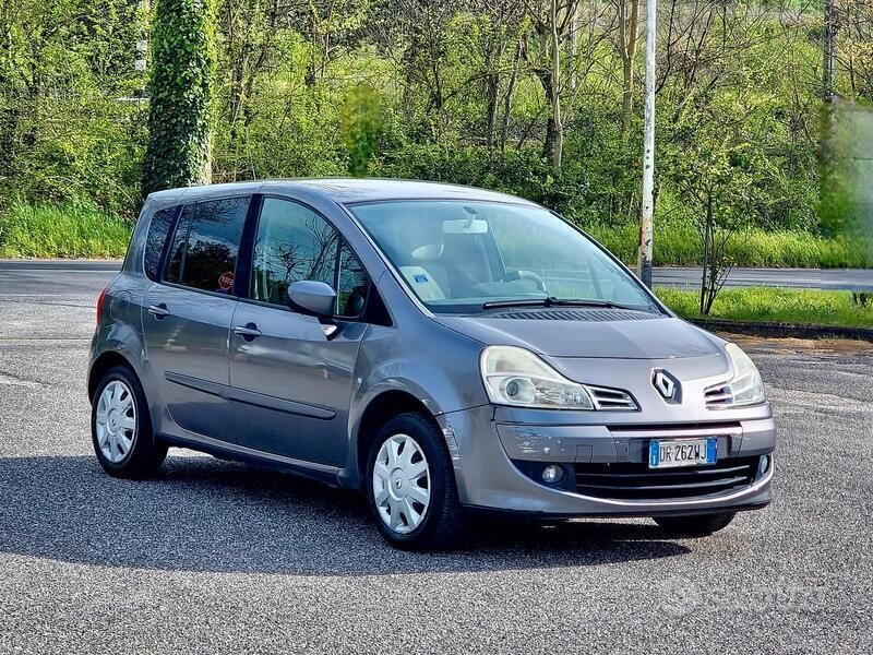 Marrone Usata 2008 Renault Modus Dynamique Monovolume | 3300 € (Buon prezzo) - Immagine 1/4
