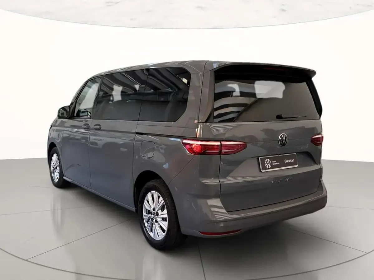 Usata VW Multivan 150 CV (110 kW) 2025 Pure grey Monovolume