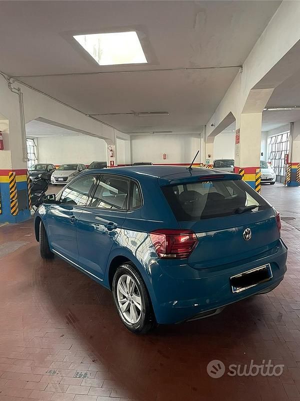Usata VW Polo Comfortline 75 CV (55 kW) 2018 Blu Berlina
