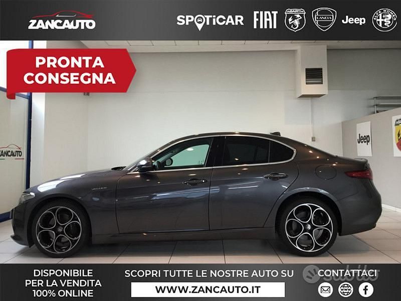 Grigio Usata 2017 Alfa Romeo Giulia Veloce Tre volumi | 21.950 € (Buon prezzo) - Immagine 1/4