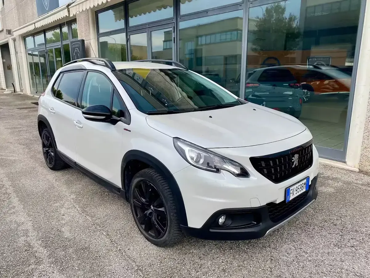 Usata Peugeot 2008 GT-line 99 CV (72 kW) 2017 Bianco SUV