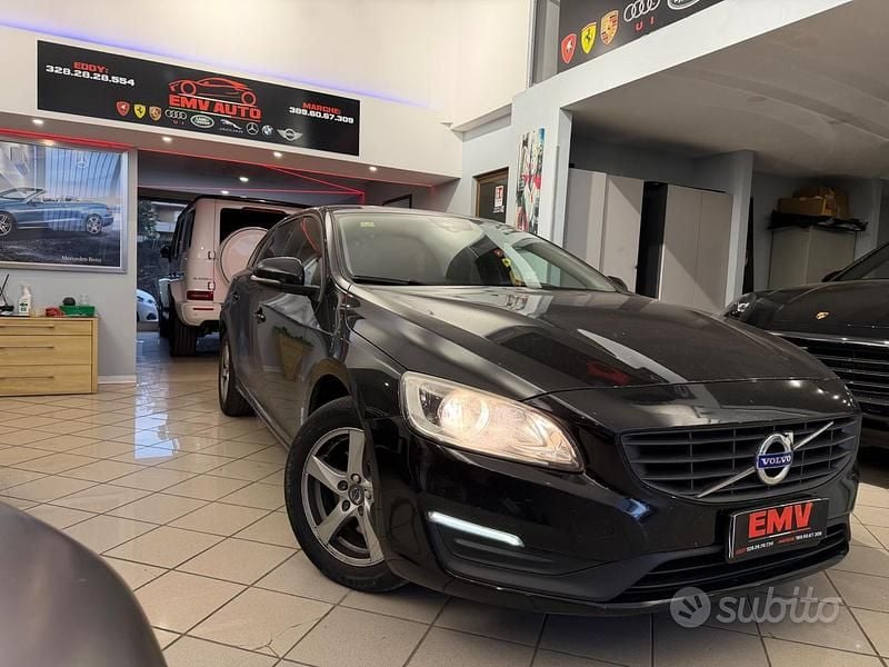Usata Volvo V60 Summum 150 CV (110 kW) 2016 Nero Station wagon