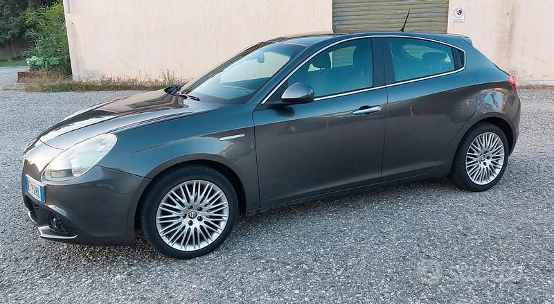 Usata Alfa Romeo Giulietta 109 CV (80 kW) 2010 Grigio Utilitaria