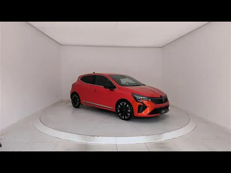 Usata Renault Clio Techno 100 CV (73 kW) 2025 Arancione Utilitaria