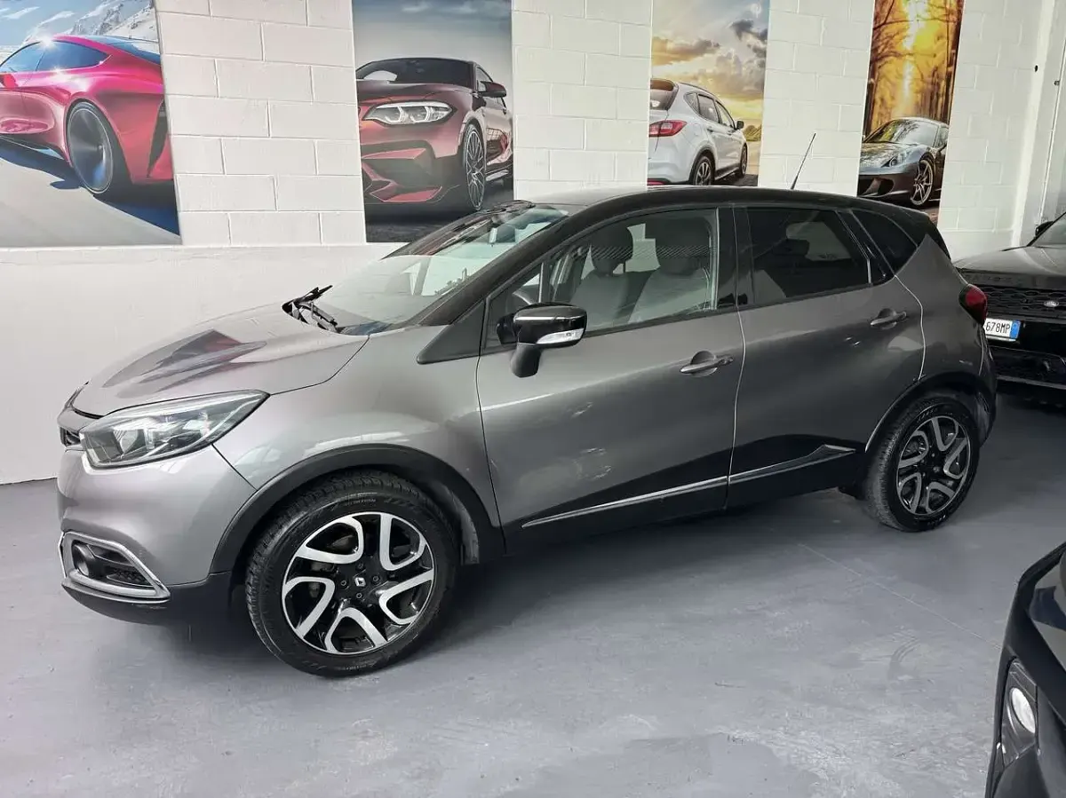 Usata Renault Captur 90 CV (66 kW) 2014 Grigio SUV