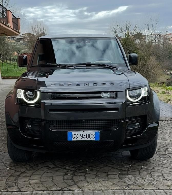 Grigio Usata 2024 Land Rover Defender HSE Dynamic SUV | 90.000 € - Immagine 1/4