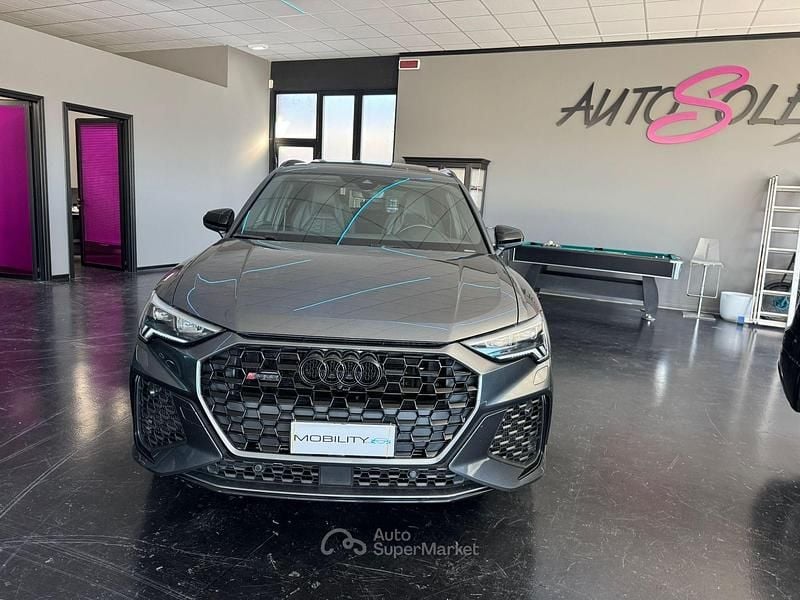Usata Audi RS Q3 Ambiente 400 CV (294 kW) 2021 Gray SUV