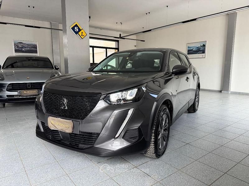 Usata Peugeot 2008 Active 111 CV (81 kW) 2021 Grigio SUV