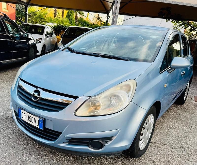Grigio Usata 2008 Opel Corsa Enjoy Tre volumi | 2700 € (Buon prezzo) - Immagine 1/4