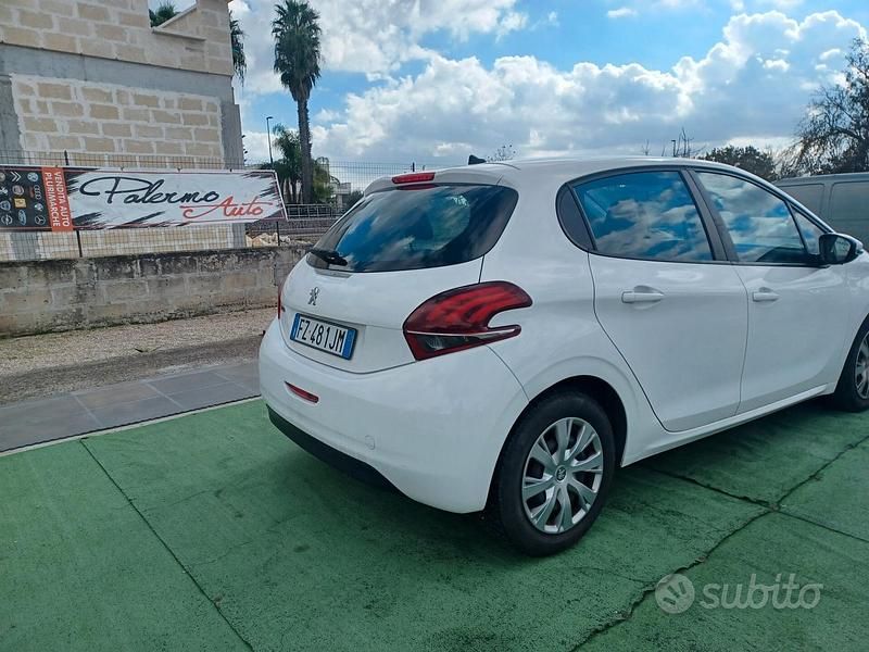 Usata Peugeot 208 Active 120 CV (88 kW) 2019 Bianco Utilitaria