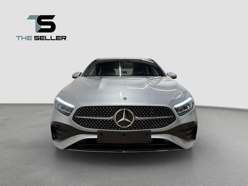 Usata Mercedes A180 AMG Line Premium 136 CV (100 kW) 2025 Argento Berlina
