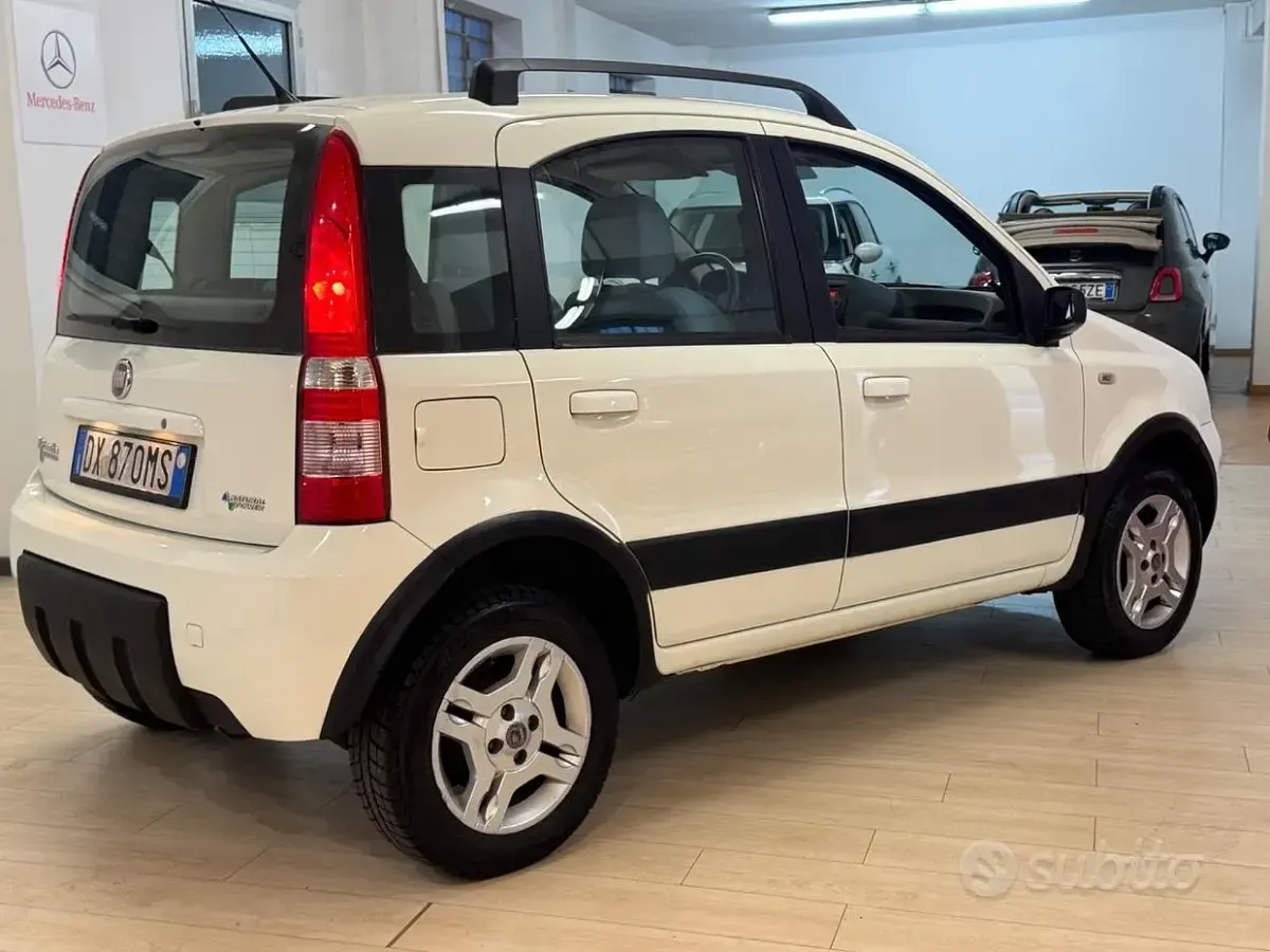 Usata Fiat Panda Climbing 60 CV (44 kW) 2009 Bianco Utilitaria