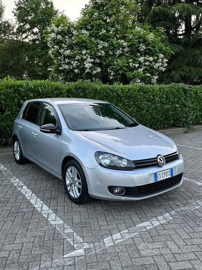Usata VW Golf VI 105 CV (77 kW) 2011 Grigio Utilitaria