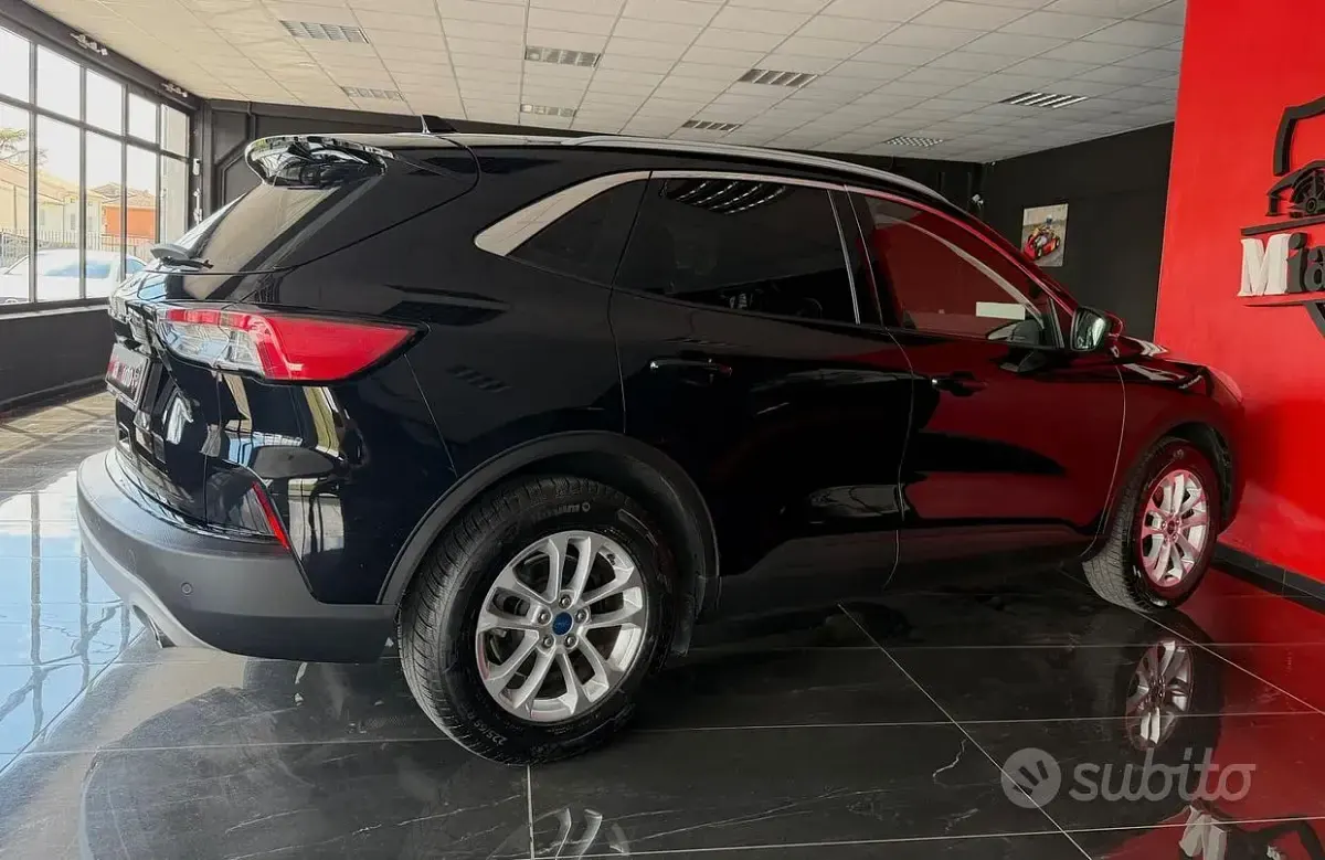 Begagnad Ford Kuga Business Edition 120 HK (88 kW) 2021 Svart SUV
