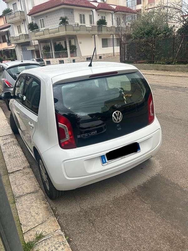 Usata VW up! Highline 68 CV (50 kW) 2014 Utilitaria