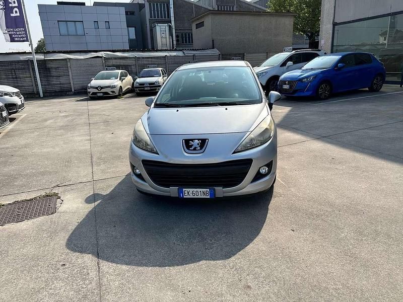 Usata Peugeot 207 Access 73 CV (53 kW) 2012 Argento Berlina