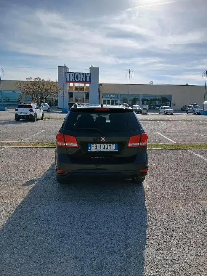 Usata Fiat Freemont 170 CV (125 kW) 2015 Nero SUV