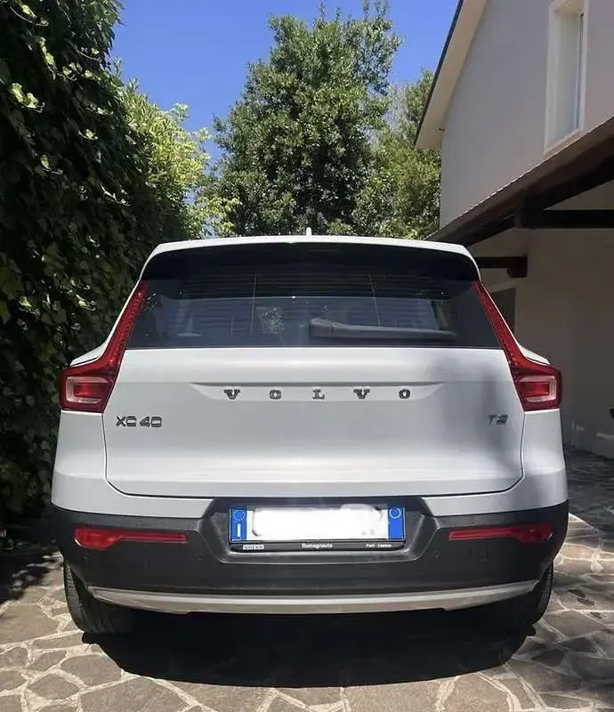 Usata Volvo XC40 Momentum 129 CV (94 kW) 2020 SUV