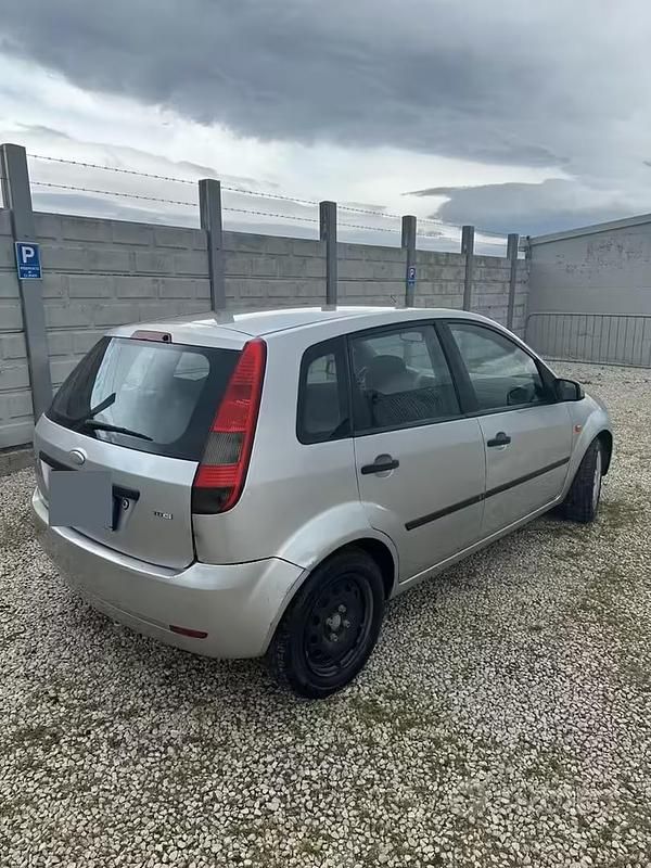 Usata Ford Fiesta 68 CV (50 kW) 2003 Utilitaria