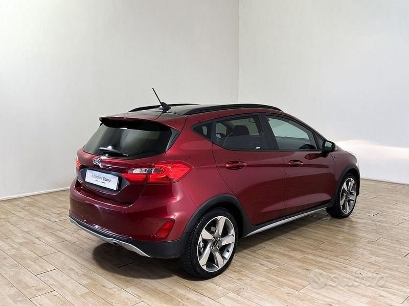 Begagnad Ford Fiesta Active 86 HK (63 kW) 2019 Röd Halvkombi