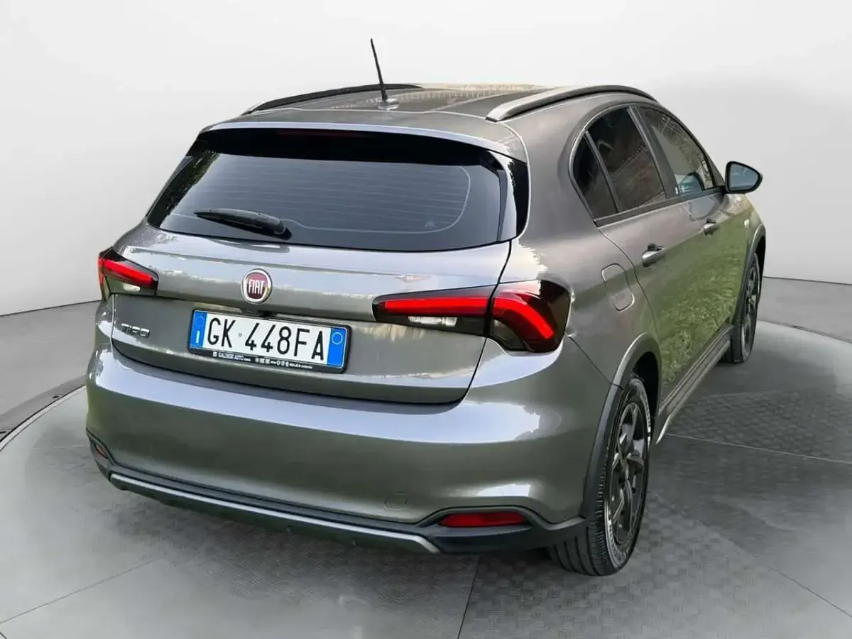Usata Fiat Tipo Cross 95 CV (69 kW) 2022 Grigio Utilitaria