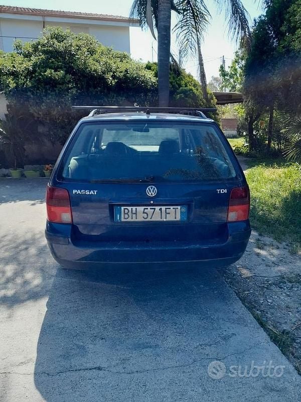 Usata VW Passat 116 CV (85 kW) 2000 Blu Station wagon