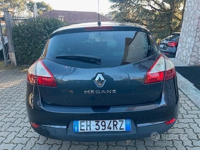 Usata Renault Mégane LIMITED 110 CV (80 kW) 2011 Grigio Berlina