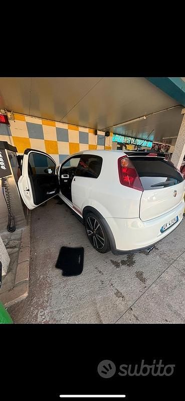 Usata Abarth Grande Punto 155 CV (114 kW) 2008 Bianco Utilitaria