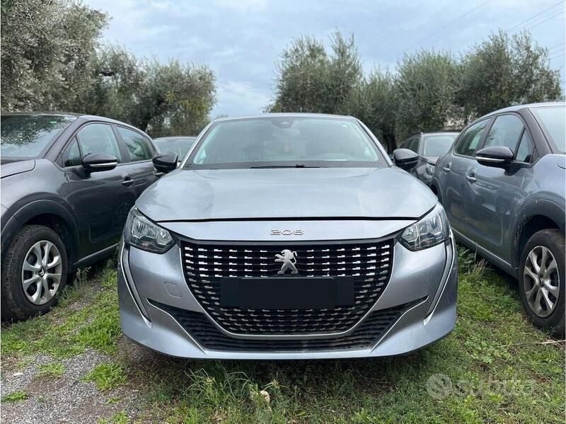 Usata Peugeot 208 Allure 102 CV (75 kW) 2022 Grigio Utilitaria