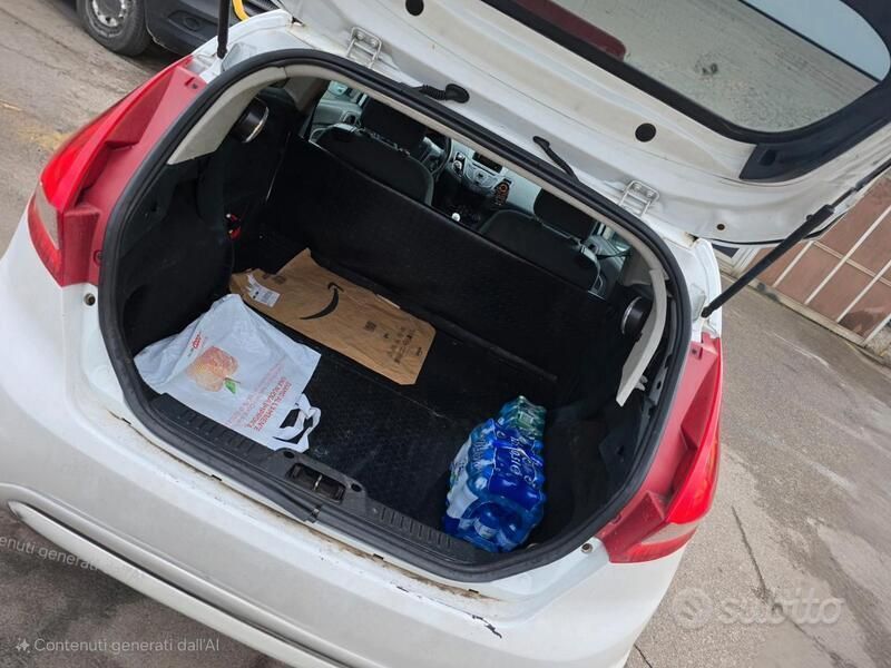 Usata Ford Fiesta 53 CV (38 kW) 2009 Bianco Utilitaria