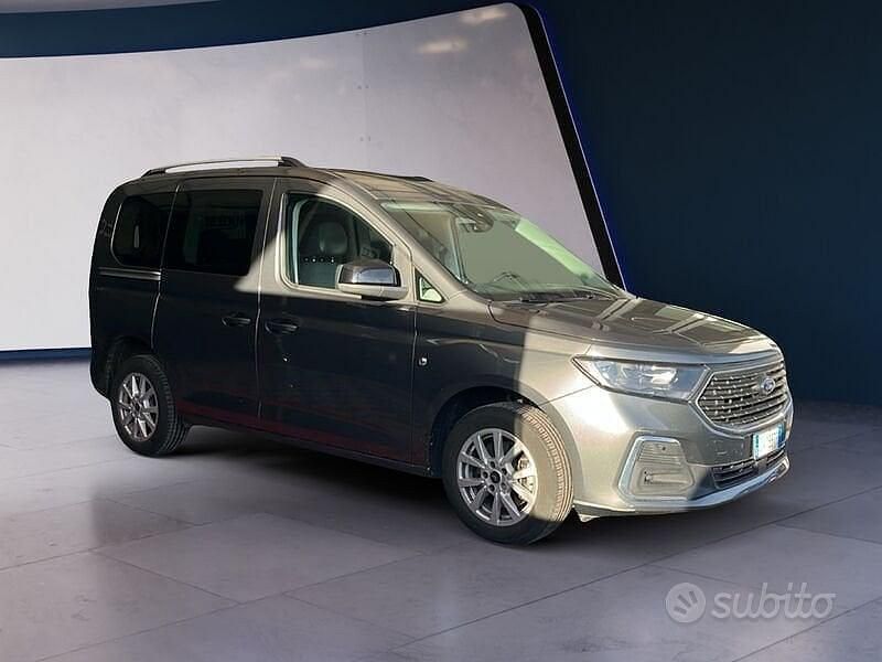 Usata Ford Tourneo Connect Titanium 122 CV (89 kW) 2023 Grigio Monovolume