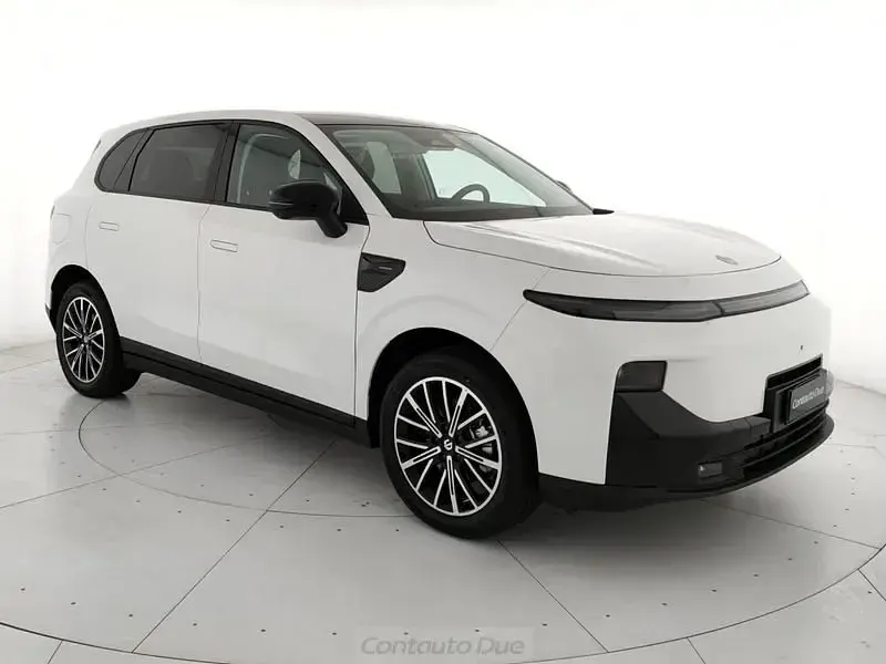 Nuova Leapmotor B10 215 CV (158 kW) 2026 Light white SUV