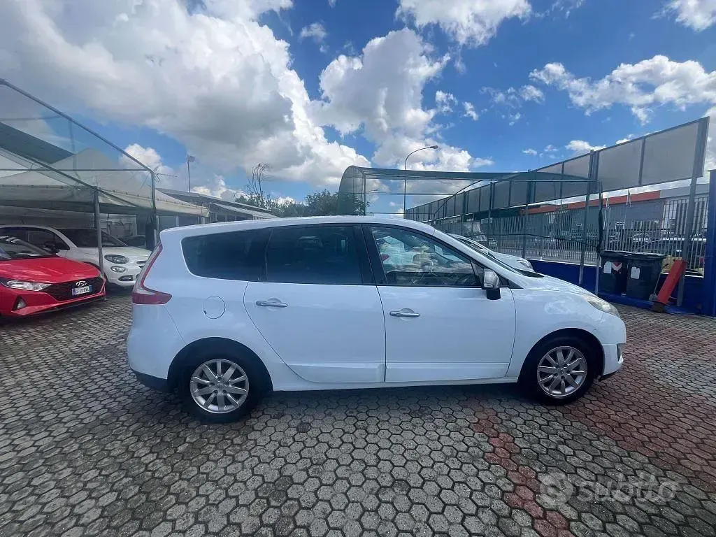 Usata Renault Scénic III 131 CV (96 kW) 2011 Bianco Monovolume