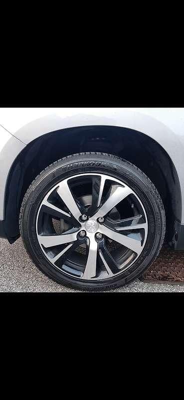 Usata Peugeot 2008 Allure 99 CV (72 kW) 2015 SUV