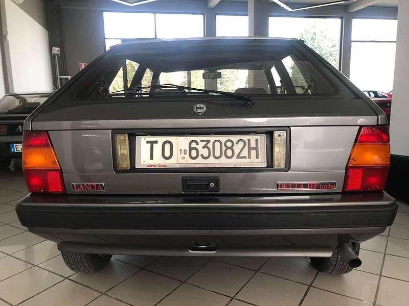 Usata Lancia Delta 140 CV (102 kW) 1988 Grigio Utilitaria