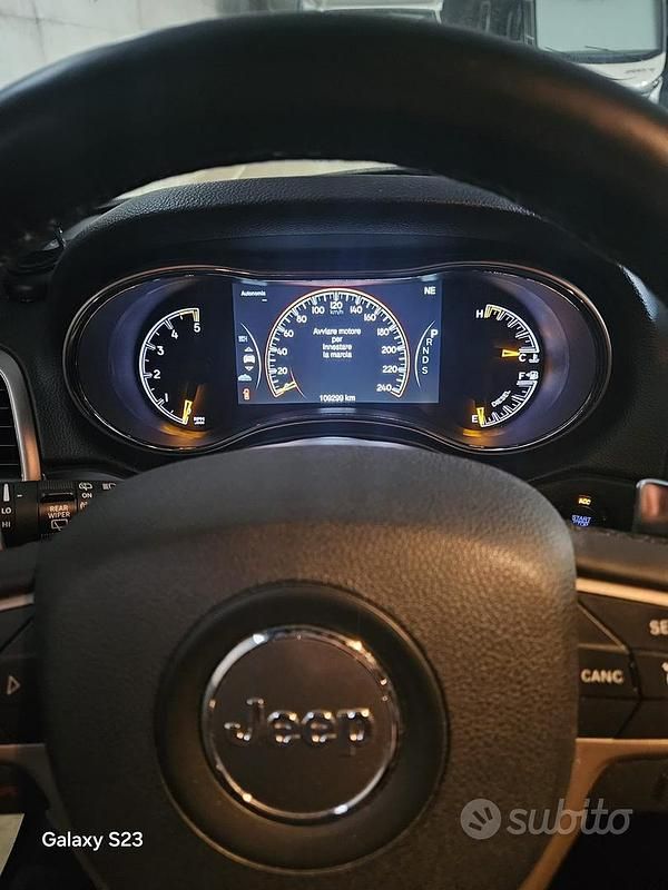 Usata Jeep Grand Cherokee 243 CV (178 kW) 2014 Grigio SUV