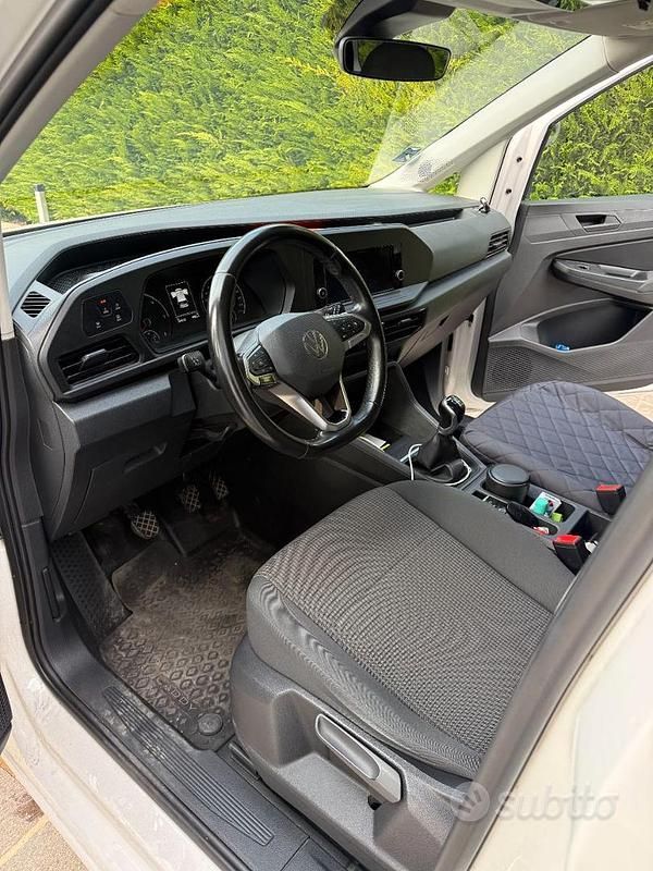 Usata VW Caddy 102 CV (75 kW) 2021 Bianco Monovolume