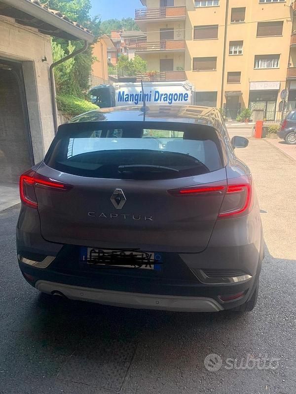 Usata Renault Captur 100 CV (73 kW) 2020 Marrone SUV