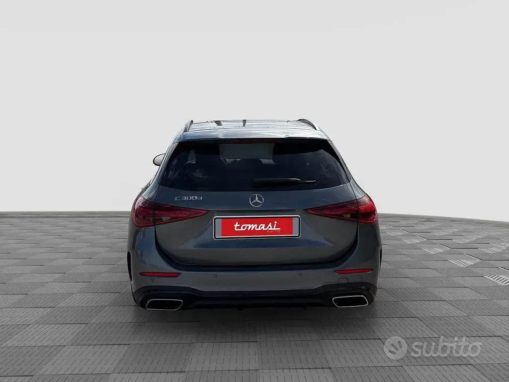 Begagnad Mercedes C300e Premium Plus 265 HK (194 kW) 2023 Grå Kombi