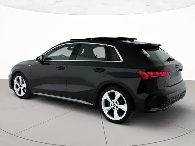 Usata Audi A3 S-Line 150 CV (110 kW) 2025 Nero metallizzato Berlina